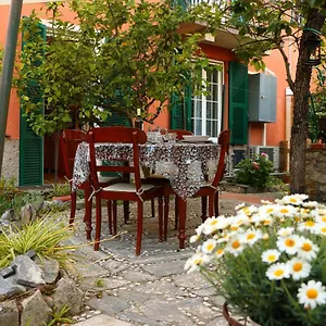 https://la-tua-casa-vicino-a-portovenere.hotelitalianriviera.com